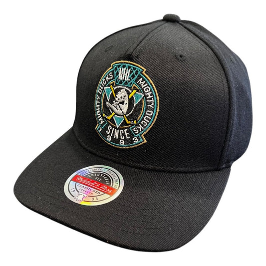 Mitchell & Ness Travelling Mighty Ducks Cap - Black